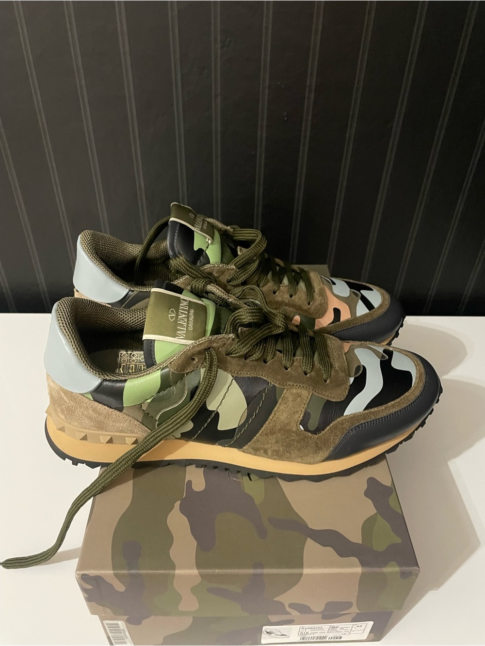 Valentino Garavani Camouflage Runner Sneakers - Olive Green & Tan
